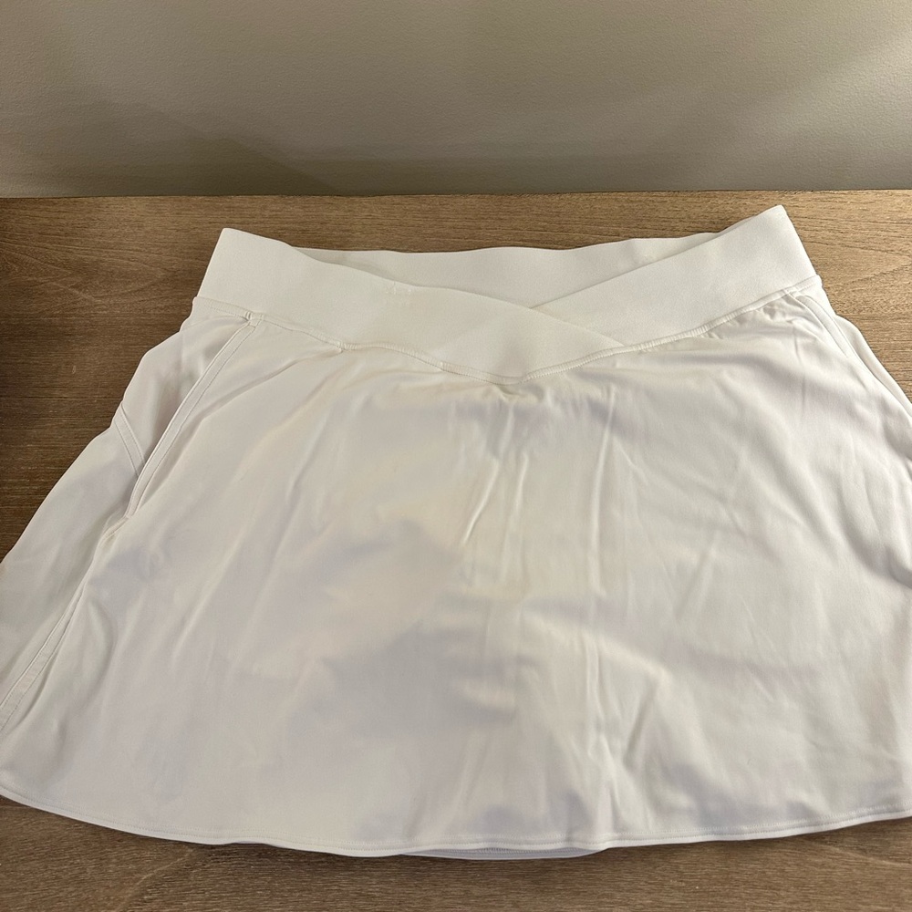 NWOT Lululemon tennis skirt with crossover waistband
